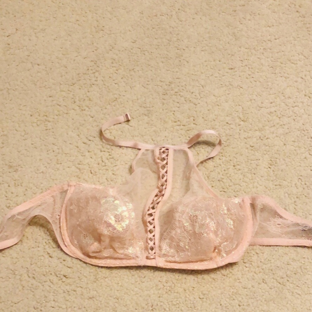 BN Victoria’s Secret halter bra sz. M